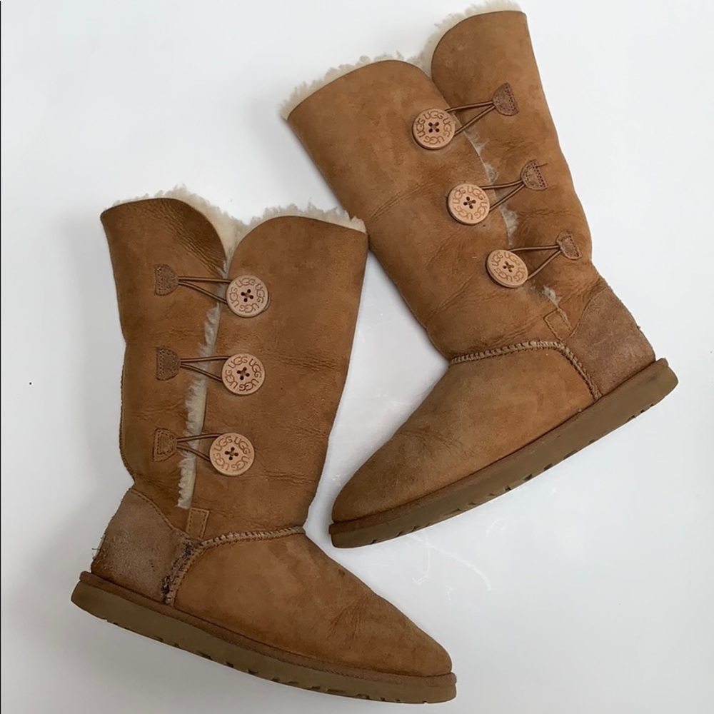 Tall chestnut UGGs with buttons Size (7.5)